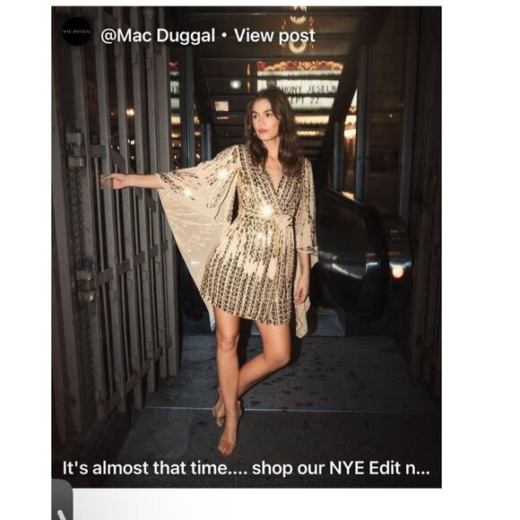 Mac Duggal Cape Back Geometric Sequin Robe Dress Cap Sleeve Gold Size S NWT - Picture 1 of 12